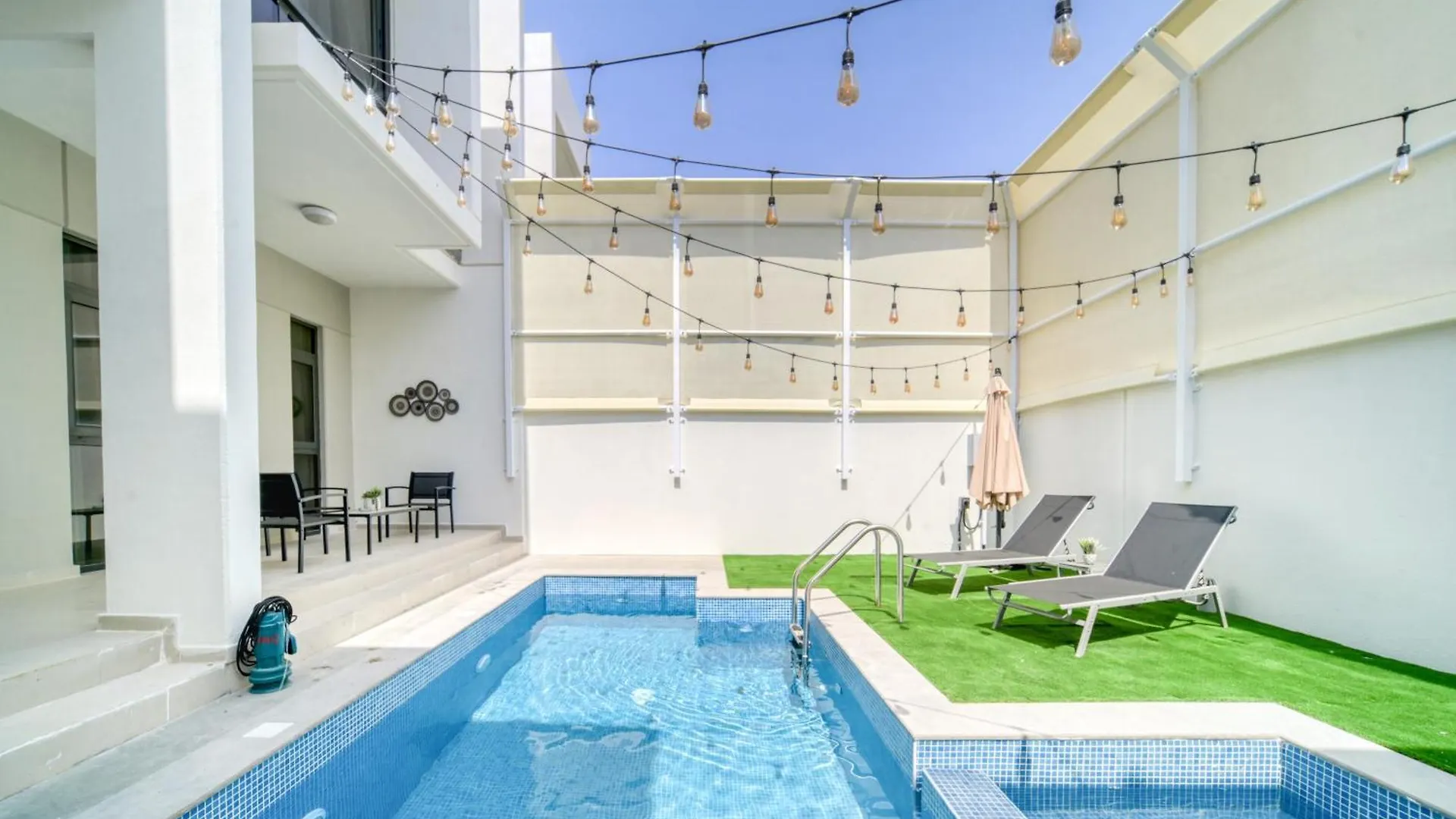 Stunning Private Pool 4 Bedroom House - Damac Hills 2 Dubai Land Villa